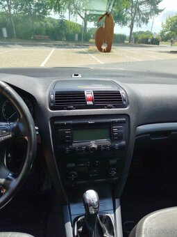 Škoda Octavia 2 1.9 TDI 77kw - 4