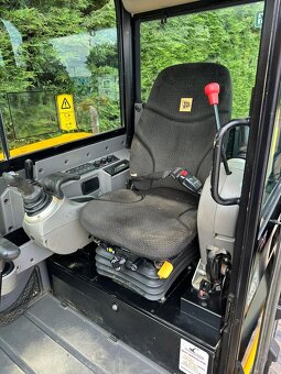 JCB 57C - 4 válec, zánovní pásy, pěkný stav - 4