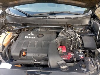 Mitsubishi Outlander 2.0 DID/7 míst/Ital/Pěkný - 4