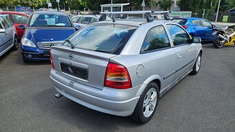Opel Astra 1,6i - 4