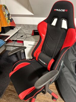 Periferie-klávesnice,mys,sluchatka,reproduktory,židle - 4