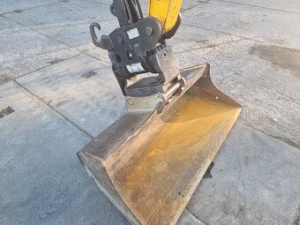 JCB 57C - 4 válec , otočná hlava, klima, natáčení radlička - 4