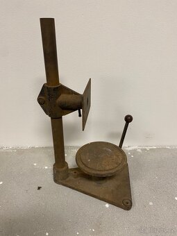 Zajímavý dílenský stojan asi na stolní vrtačku - 4