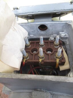 NEPOUŽITÝ patkový elektromotor s přírubou 380V.0,75kw-2870ot - 4