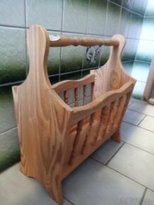 Dřevěný stojan na časopisy - 4