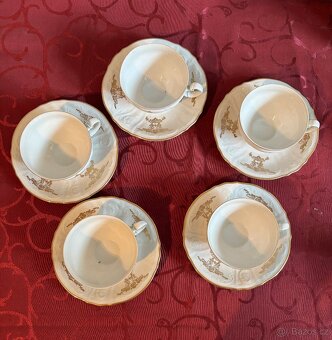 Sada porcelánového nádobí - 4