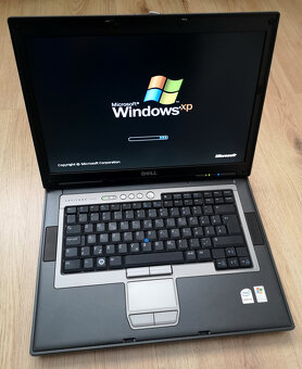 Predám Retro notebook Dell Latitude D830 - 4