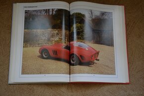 PRO MODELAŘE KNIHA FERRARI- 2 KNIHY HISTORIE AUTOMOBILU - 4