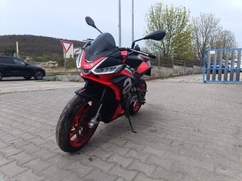 Aprilia Tuono 660 - 4