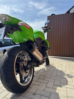 Kawasaki Z1000 - 4