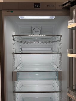 Lednice Miele KS 28423 D edt/c – ve stavu jako nová - 4