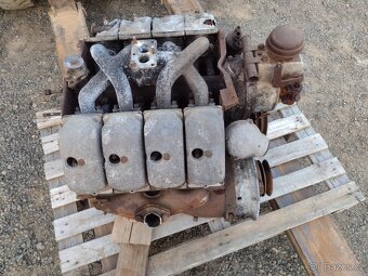 Motor z elektrocentrály 15 kVA Tatra 603 / 805 - 4