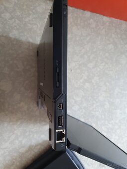 DELL Latitude E4200 + příslušenství - 4