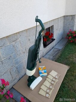 Vysavač Vorwerk 121 s elektronickou klepaci hlavicí - 4