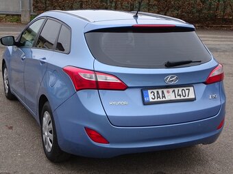 Hyundai i30 1.6i Combi r.v.2012 (99 kw) 2.Maj.serv.kníž.ČR - 4