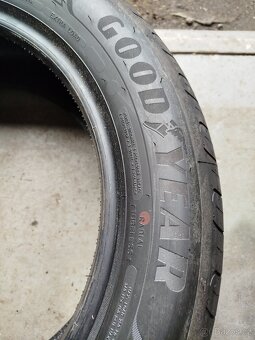 Letní 215/55 R17 98W Goodyear efficient grip - 4