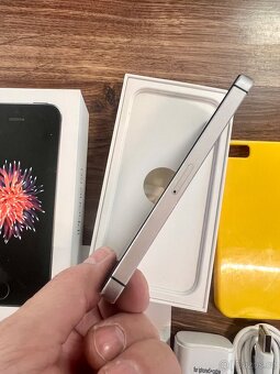 iPhone SE 32GB - 4