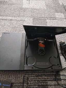 PlayStation 2 - 4