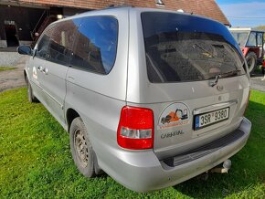 Kia Carnival 7 míst automat - 4