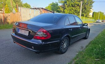 Prodám mercedes benz w211 e320cdi 2009 Avantgarde - 4