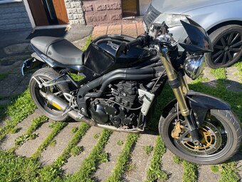 TRIUMPH SPEED TRIPLE 1050 - 4