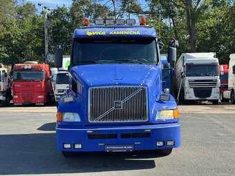 Volvo VNL 6x4 traktor - 4