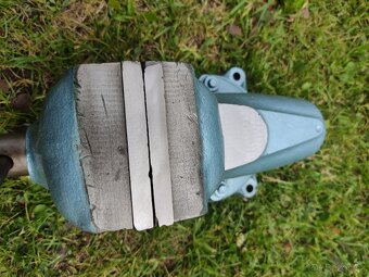 Svěrák York 100A, s čelistmi na trubky, možné zaslat - 4