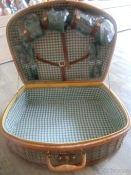 Proutěný piknikový koš - 4