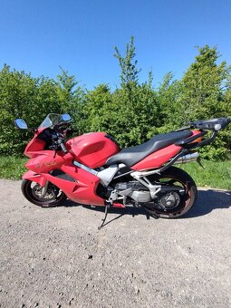Honda VFR 800 Vtec V4 - 4