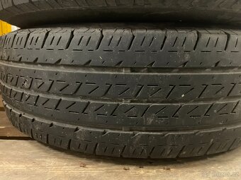 Pneu + plechové disky z vozu Ford Tranzit - 4
