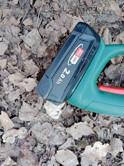 Aku strunová sekačka Bosch Easy - 4