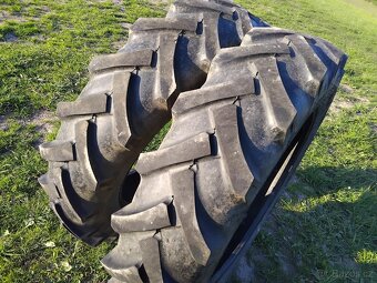 Prodám 2 x pneu traktor 12.4/11-32 - 4