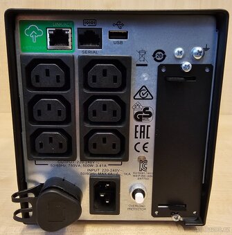 APC UPS - 750 - Záložní zdroj - bez baterie - 4