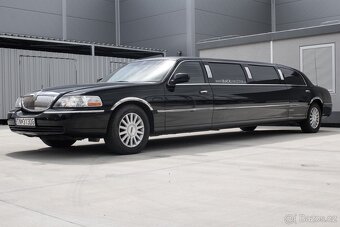 LINCOLN TOWN CAR LIMOUSINE - 4