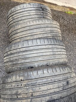 Prodám letní pneu 285/40 r21 - 4