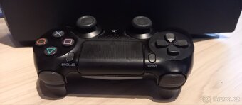 Playstation 4 Pro + 9 her - 4