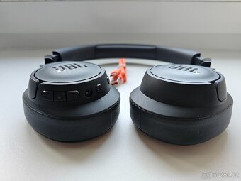 PRODÁM BEZDRÁTOVÁ SLUCHÁTKA JBL TUNE 760NC JAKO NOVÁ - 4