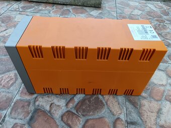 UPS - 4