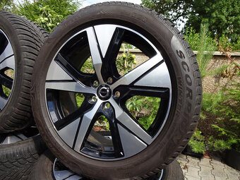 Volvo XC40 (elektro) - zánovní zimní alu komplety 19" 5x108 - 4