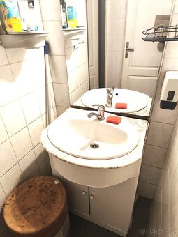 2+1 zařízený, 12.000 Kč i s energiemi, cizinci nevadí. Volný - 4