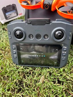 Profesionální dron s dvojitou kamerou - 4