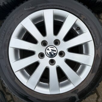 VW - originál alu kola 16" - zimní pneu 6mm - 4