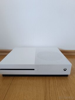 Xbox one S plus 1 bílý ovladač - 4