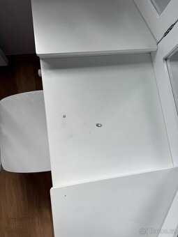 Dětský kosmetický stoleček se židlí dřevěný - 4