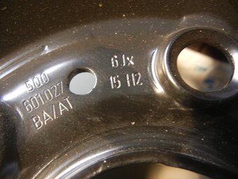 Nová zimní sada Octavia 5x112 R15 + nové pneu - 4
