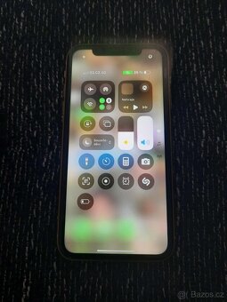 iPhone XR - 4