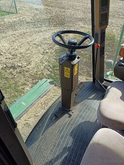 Prodám sklízecí mlátičku John Deere - 4
