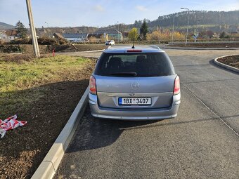 Astra H cosmo 1.6 automat - 4