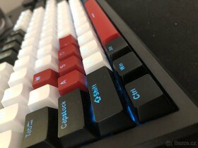 Prodám 60% mechanickou RGB klávesnici - 4