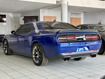 Dodge Challenger Scat Pack - 4